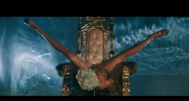 rhianna-pour-iti-up