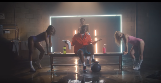 pose video